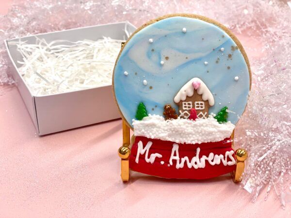 Personalised Snow Globe Biscuit