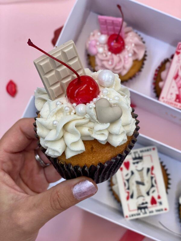 Valentines Trio Cupcakes - Image 3