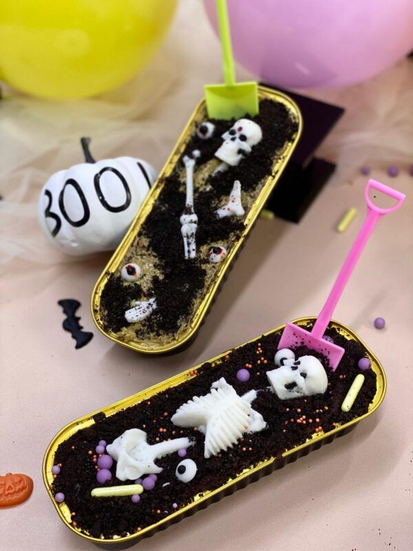 Graveyard Cakeaways