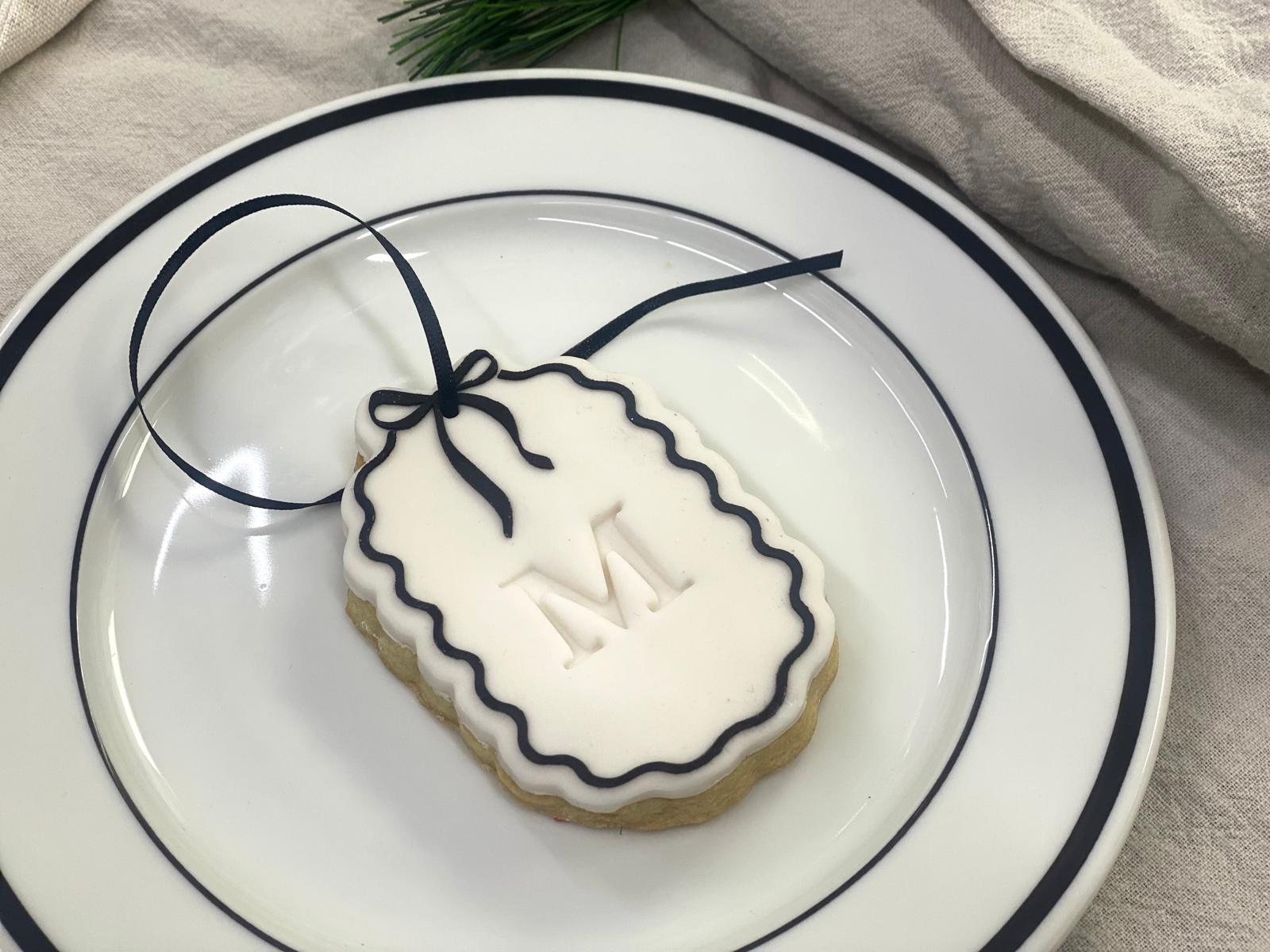 Initial Bow Shortbread Biscuit - Image 2